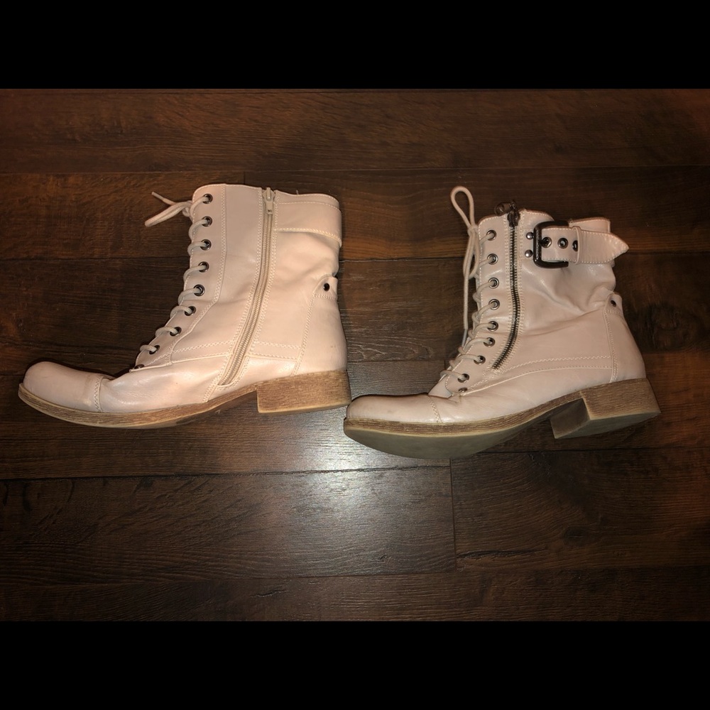 Combat boots